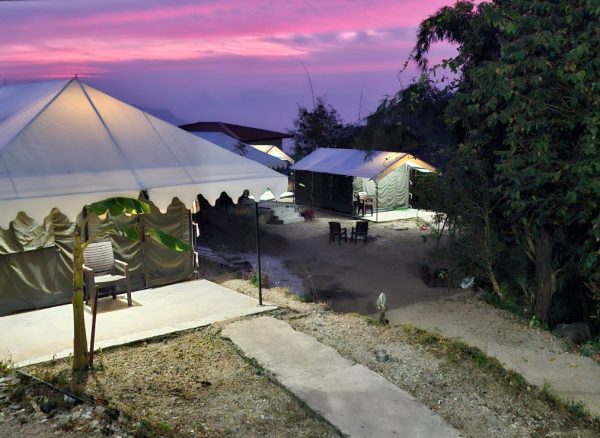 Luxury tent website 10