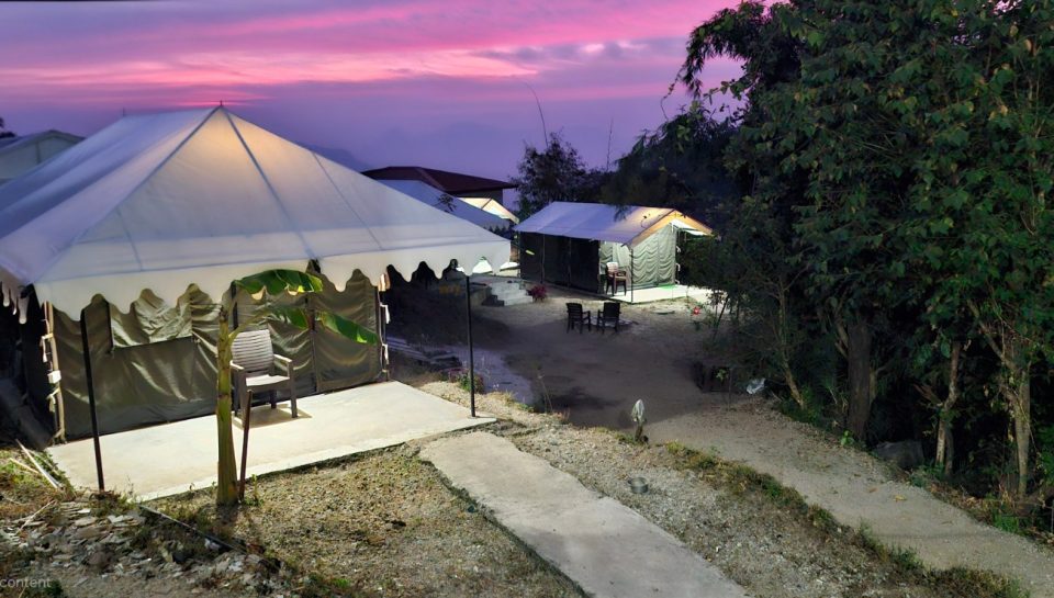 Luxury tent website 10